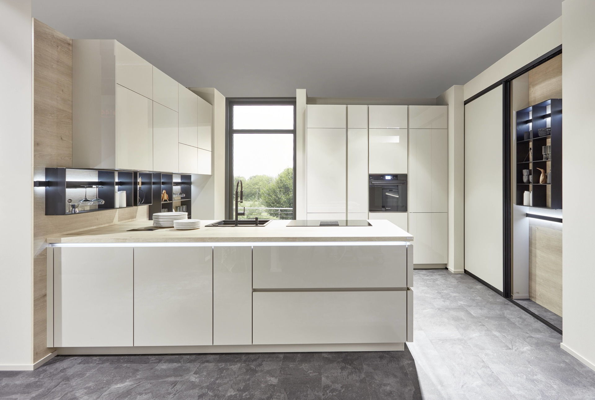 02_17_31109_22_Focus_467_M