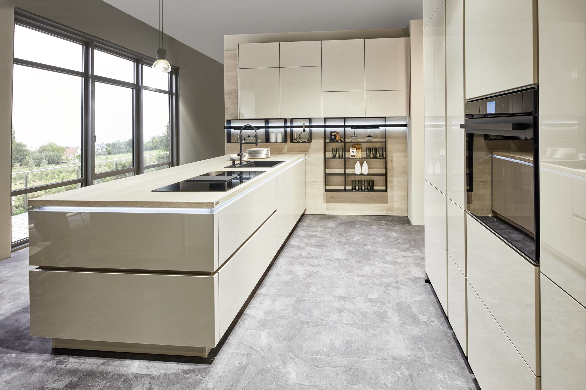 02_17_31111_22_Focus_467_M