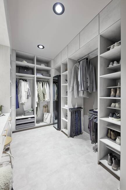 T01_07_31359_23_Riva_892_M